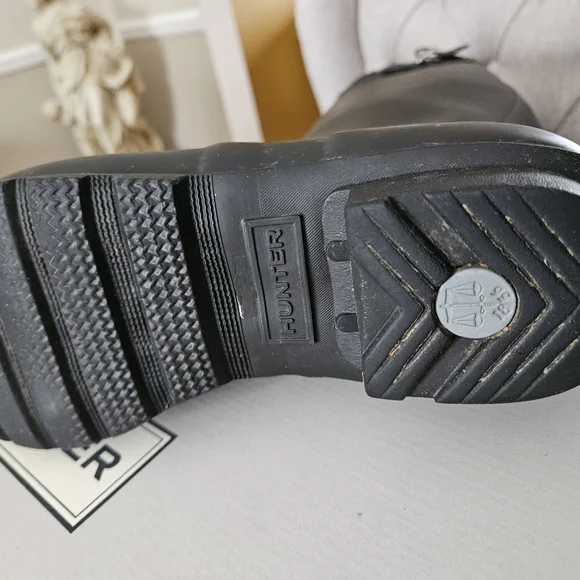 Hunter Tall Classic Rain Boots - Black - Picture 4 of 8